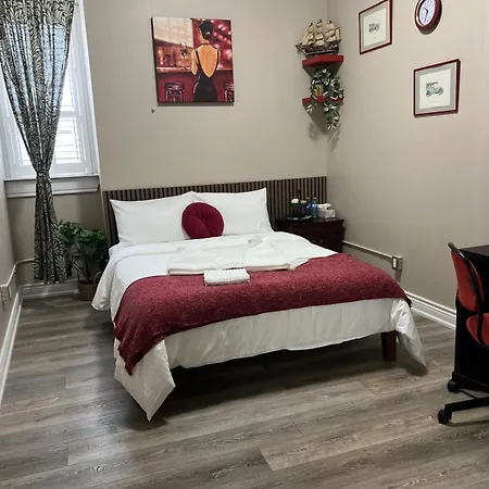Downtown Private Room Central Location